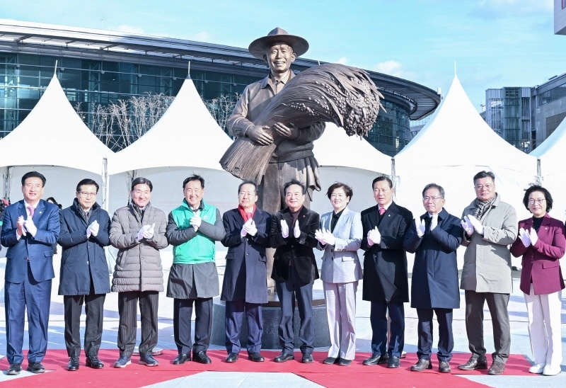 박정희 대통령 동상 