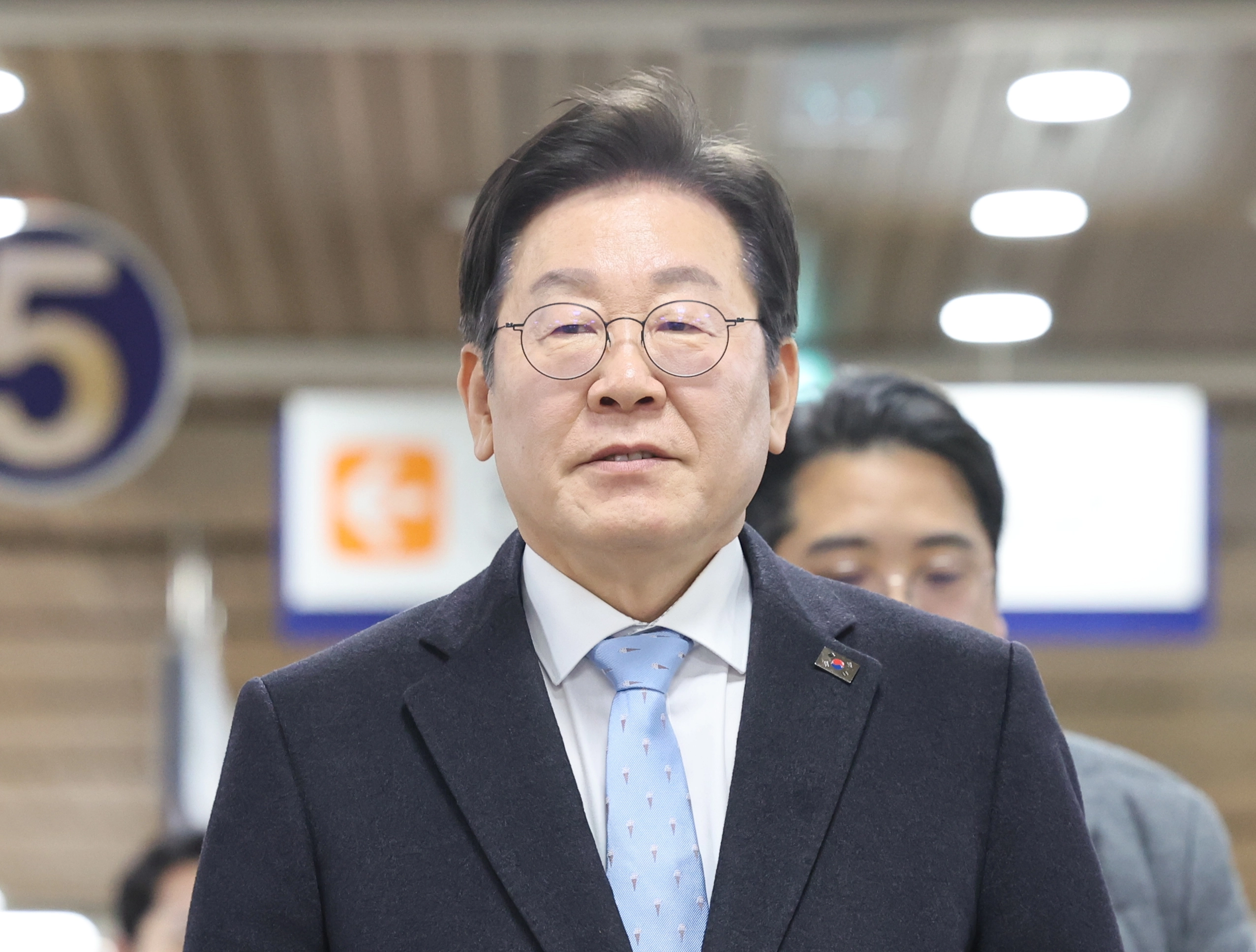 더불어민주당 이재명 대표가 19일 서울고법에서 열린 공직선거법 위반 사건 2심 4회 공판에 출석하고 있다. / 연합뉴스