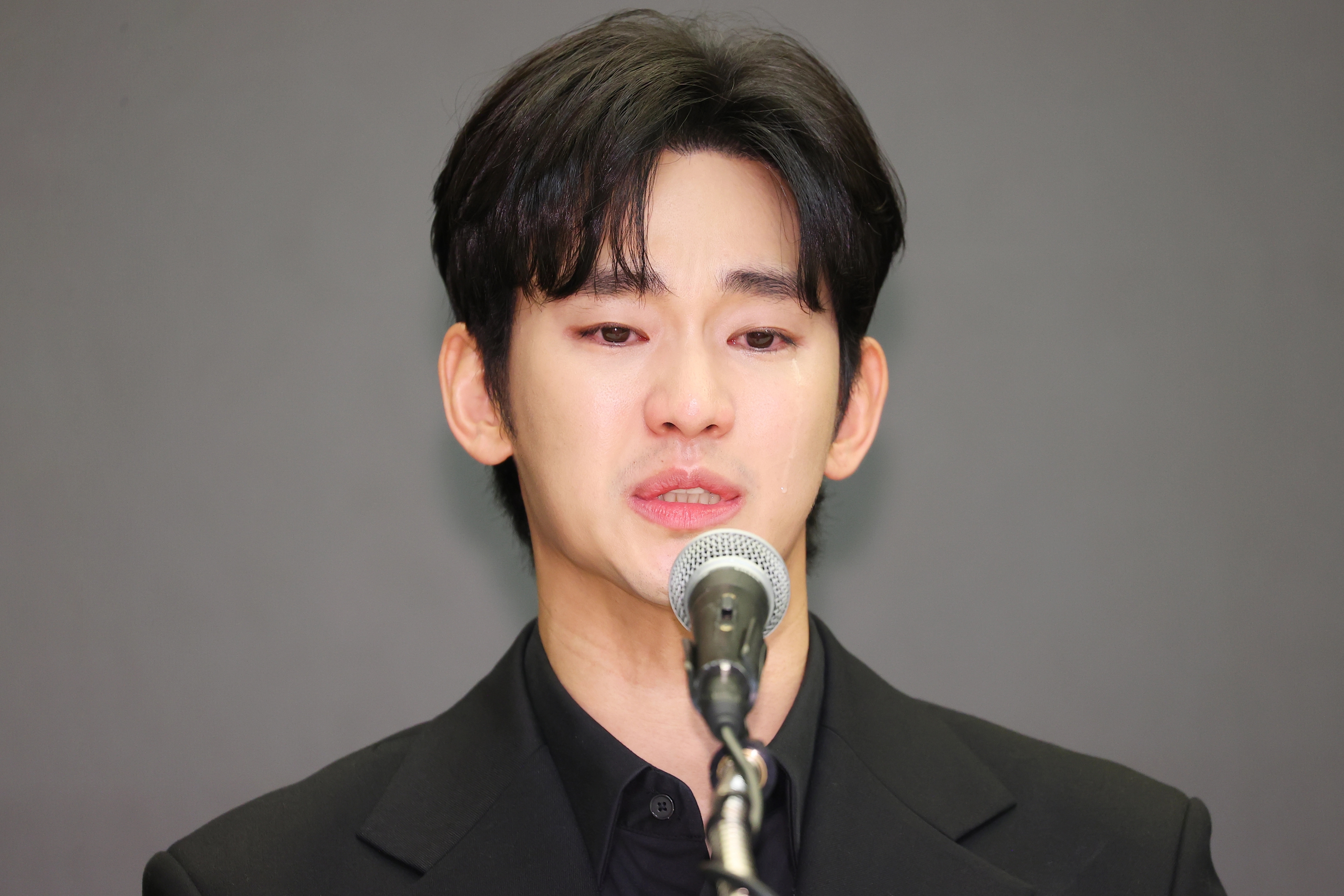 김수현