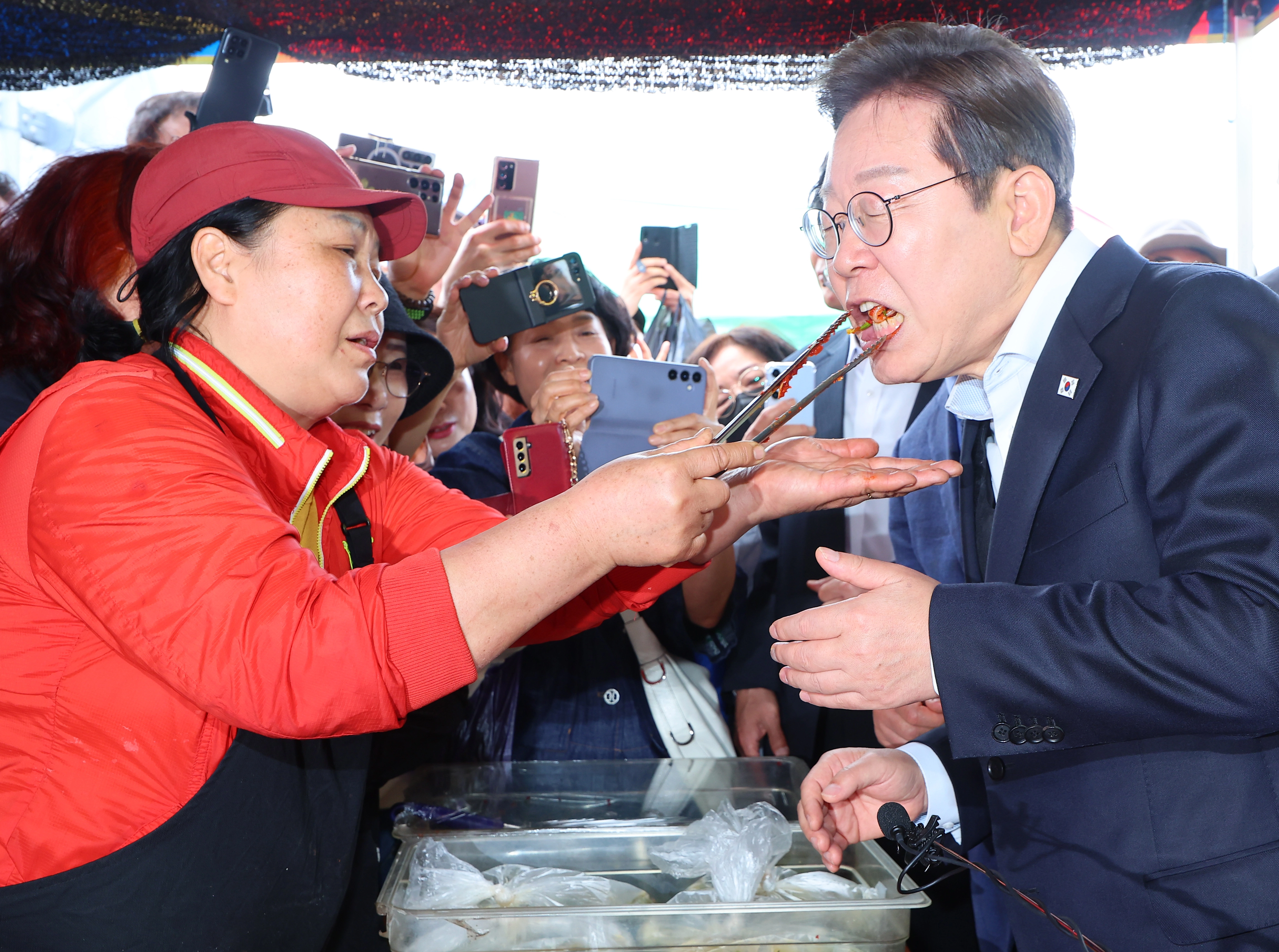 영남 신라벨트 골목골목 경청투어에 나선 당시 이재명 대통령 후보 / 사진 =연합뉴스