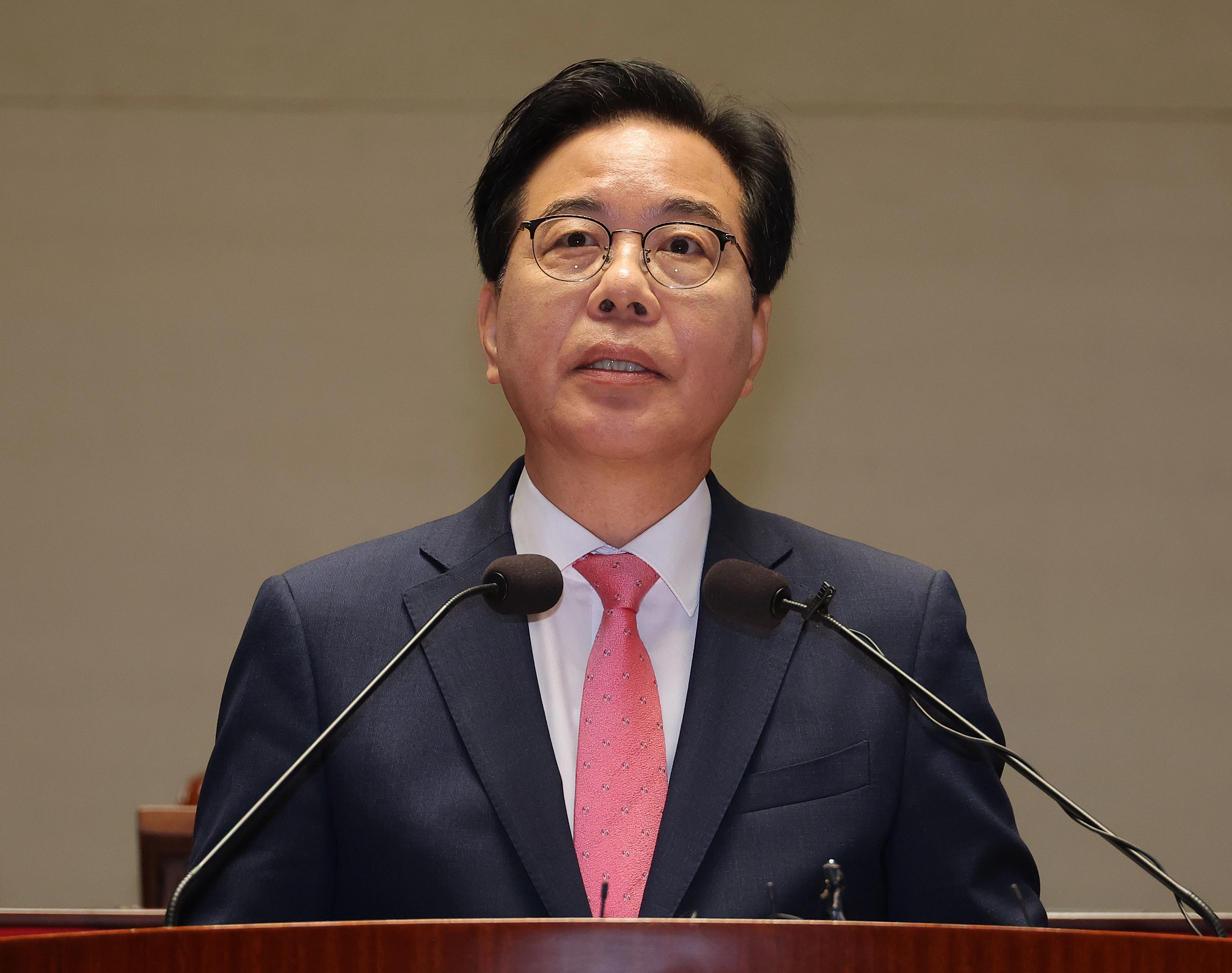 국민의힘 송언석 원내대표가 26일 국회에서 열린 의원총회에서 발언하고 있다./ 연합뉴스