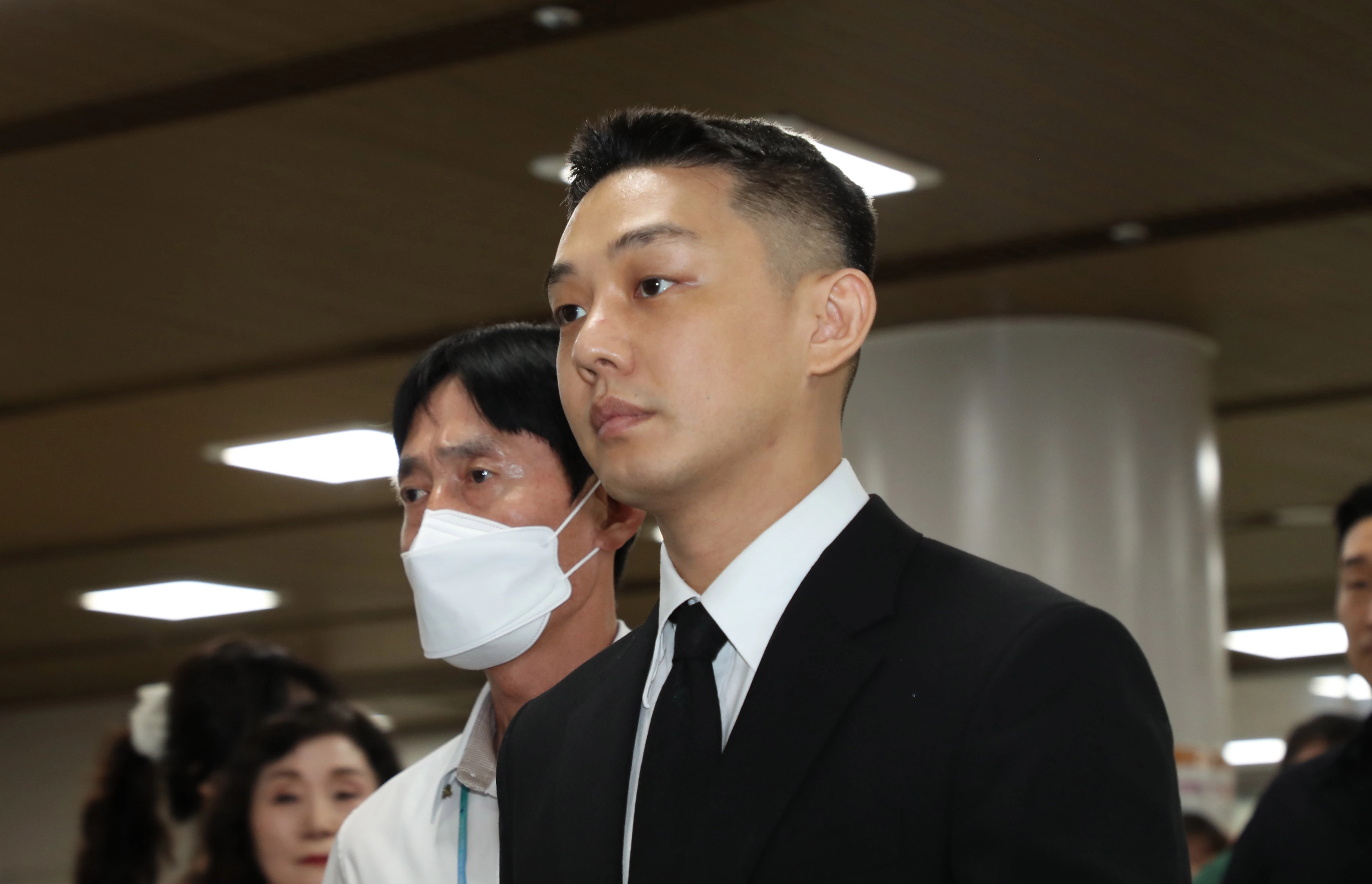 유아인