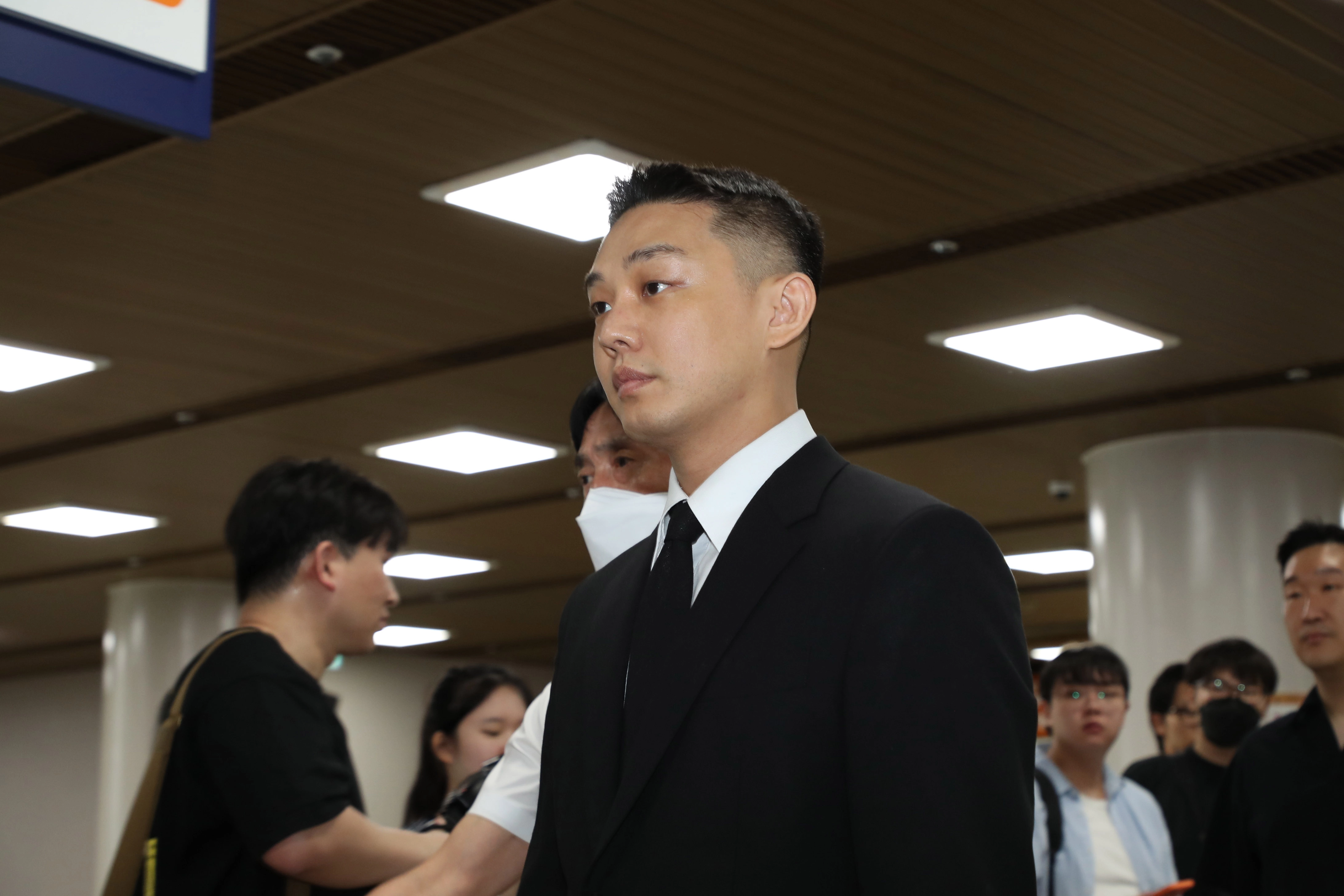 유아인