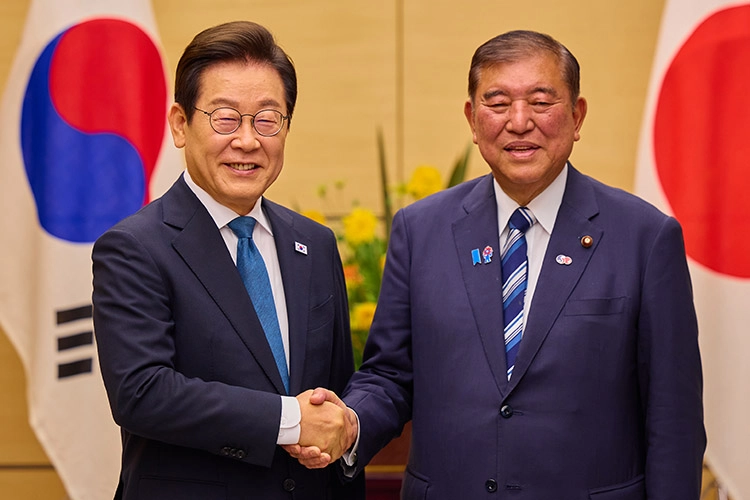 지난 8월 도쿄 회담 이후 불과 한 달 만의 재회로, 중단됐던 한일 간 셔틀외교가 복원·정착 단계에 들어섰다는 평가가 나온다.