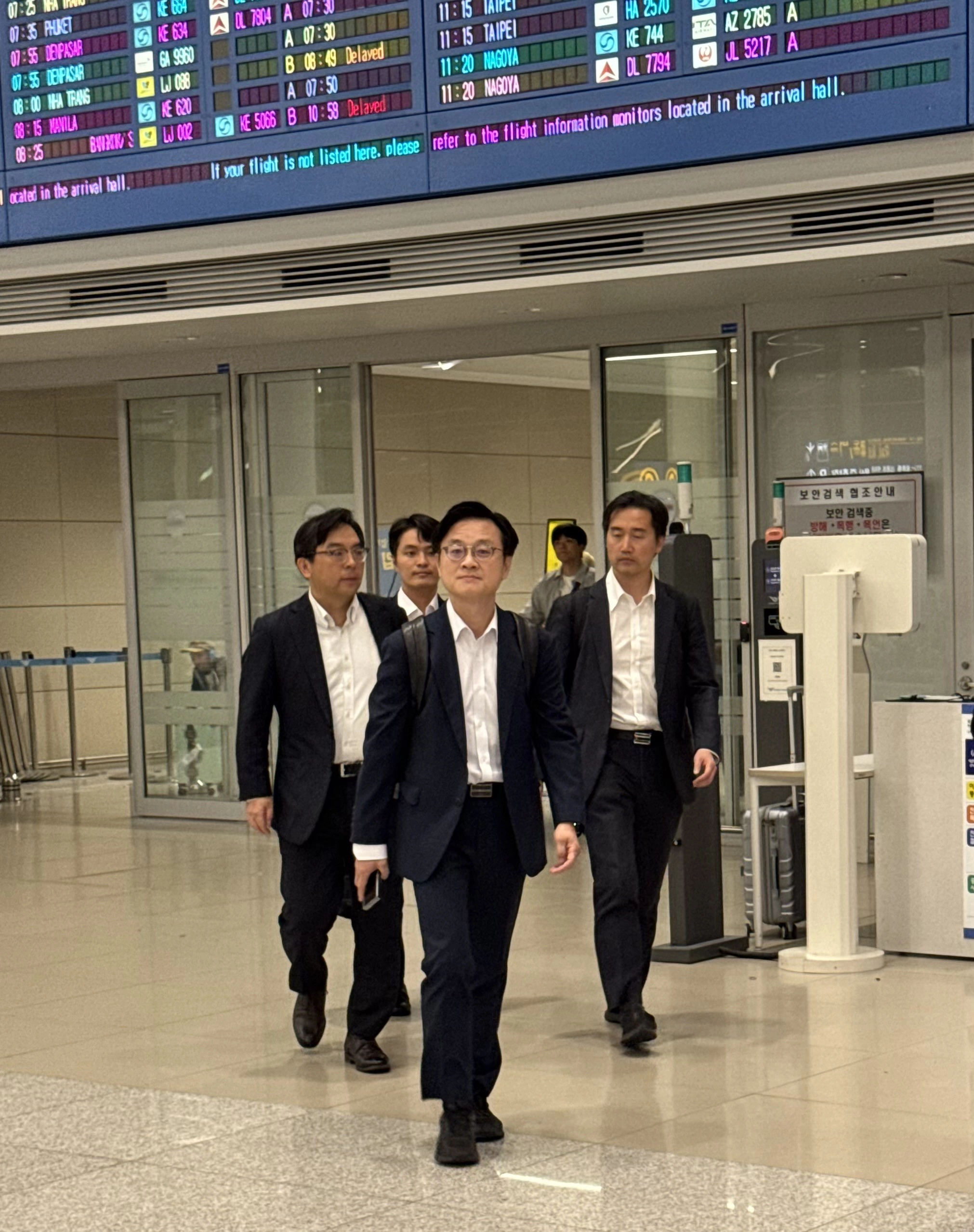 방미 마치고 귀국하는 김정관 산업통상부 장관