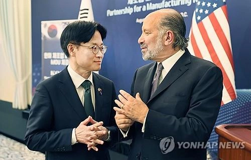 김정관 장관과 하워드 러트닉 미국 상무장관 [산업통상자원부 제공.