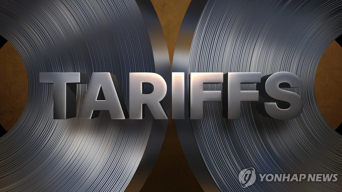 유럽연합(EU)이 역내 철강 산업 보호를 명분으로 철강 수입 쿼터를 절반가량 줄이고, 초과 물량에 부과되는 관세를 두 배로 인상할 계획을 밝히면서 국내 철강업계가 긴장하고 있다. 