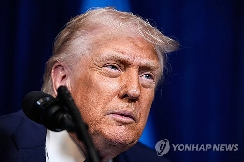 미국에서 전통적으로 진보 진영이 중요하게 여겨온 DEI(Diversity Equity Inclusion·다양성 형평성 포용성) 정책을 폐기하는 데 주력해온 도널드 트럼프 행정부가 정부 계약을 지렛대 삼아 구글을 비롯한 민간 기업들에까지 다양성 정책을 폐기하라고 압박하고 나섰다.