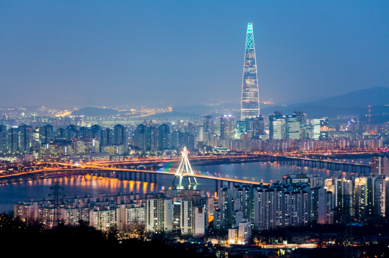 지난해 서울시 송파구와 경기도 과천시의 아파트값이 20% 넘게 급등한 것으로 나타났다