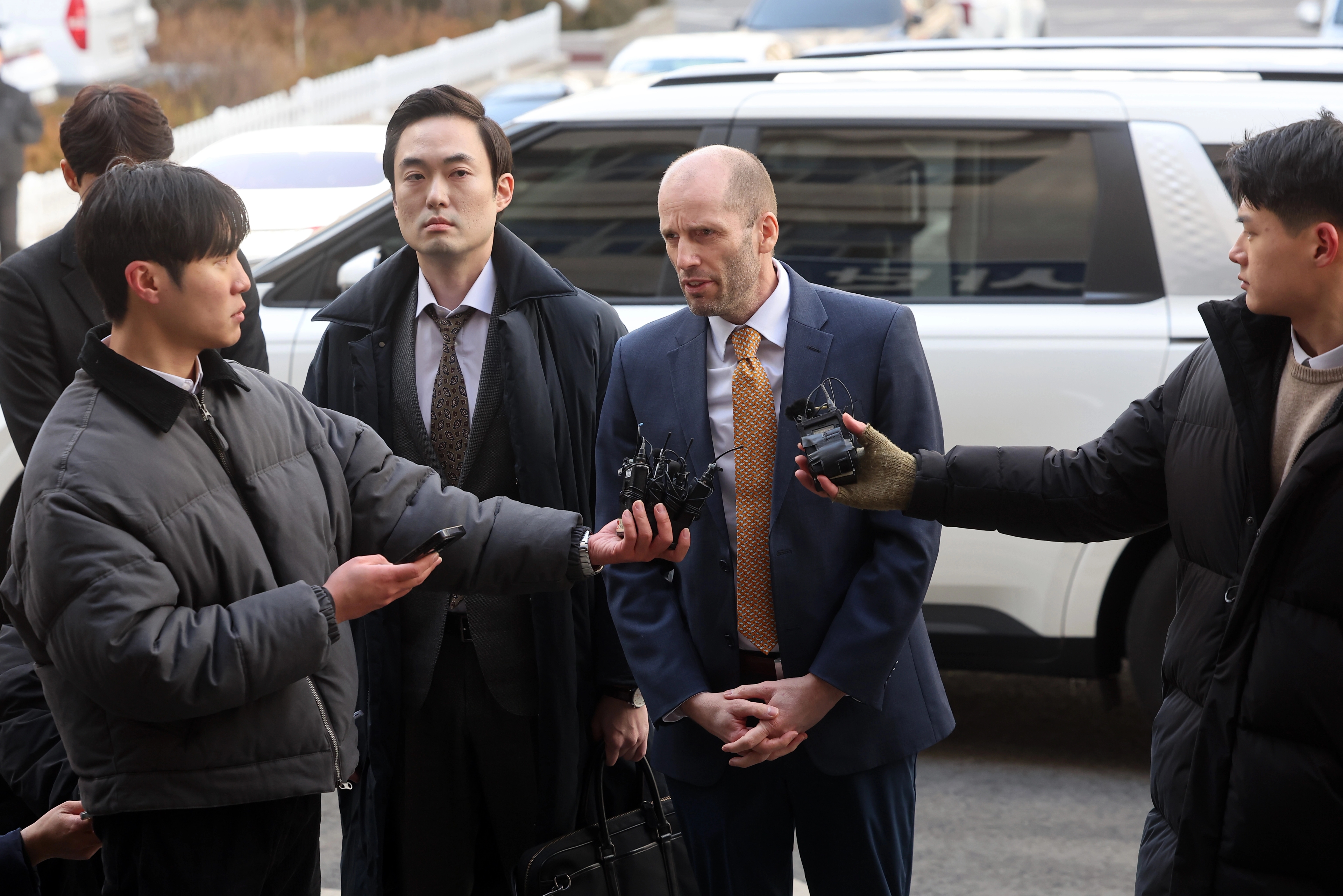 로저스 쿠팡 한국 임시대표 경찰 출석 