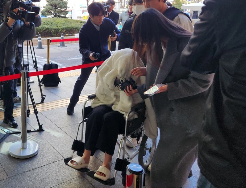 27일 서울서부지법에서 열린 구속 전 피의자 심문(영장실질심사)에 출석한 약물운전 운전자 A씨의 모습