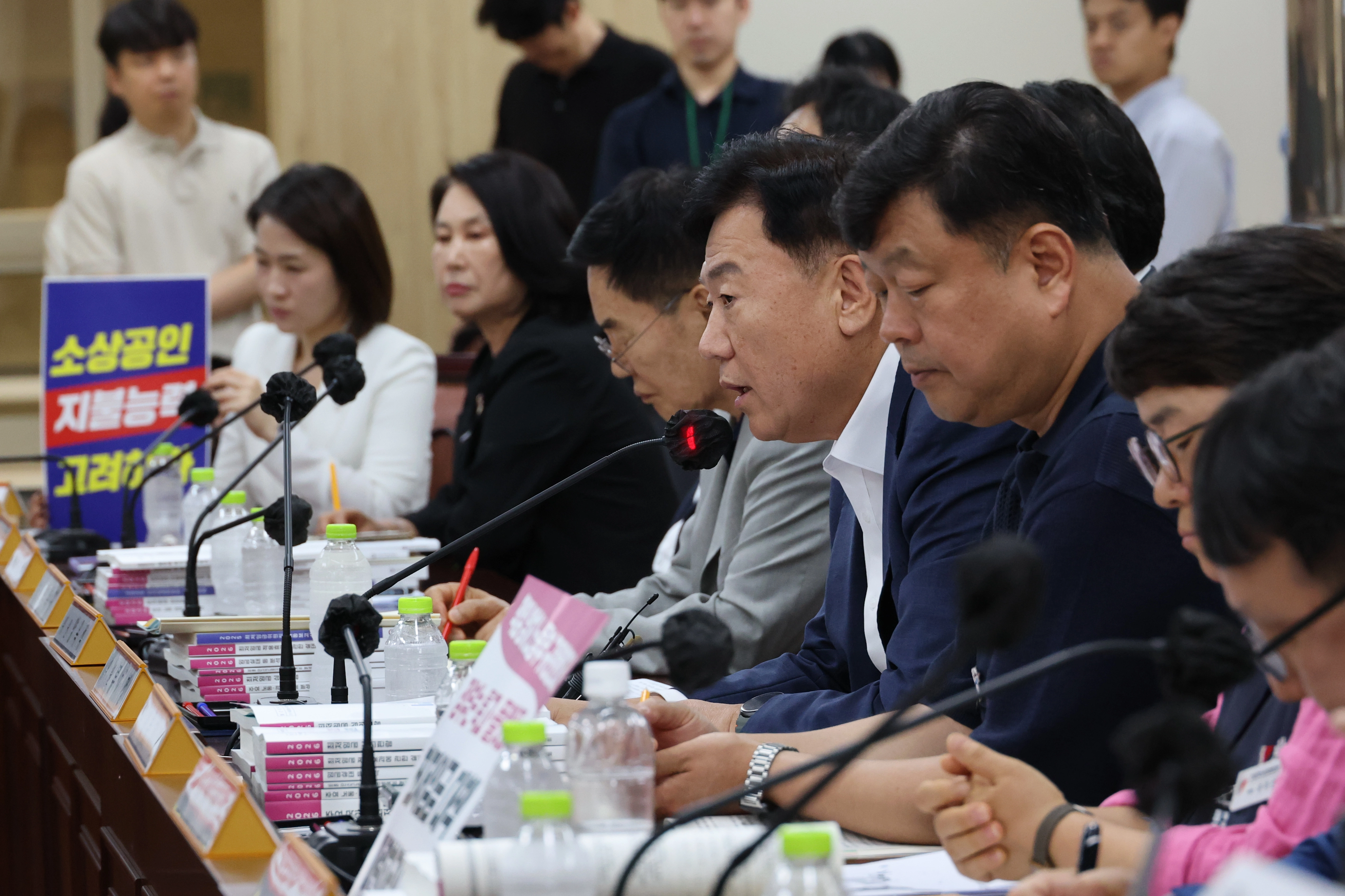 발언하는 류기정 사용자위원