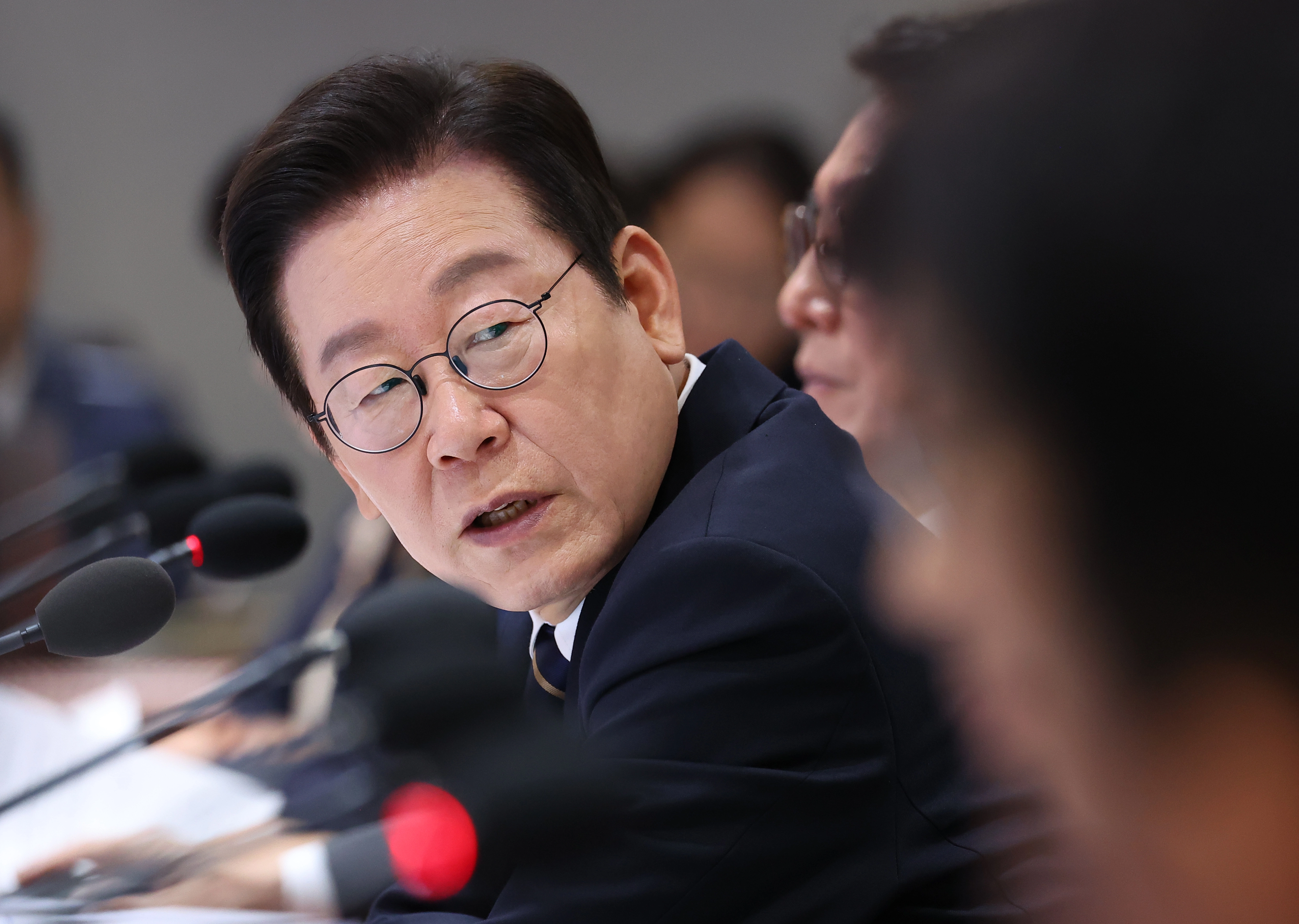 이재명 대통령이 30일 용산 대통령실에서 열린 제44회 국무회의를 주재하고 있다. 2025.9.30