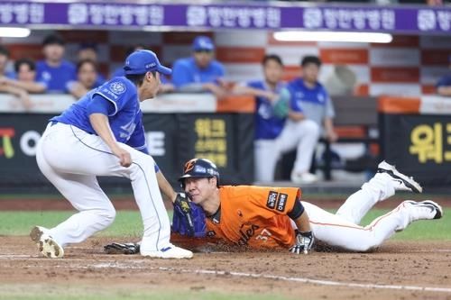 17일 막을 올리는 프로야구 플레이오프(PO·5전 3승제)를 앞두고 전문가들은 정규시즌 2위 한화 이글스가 다소 우세할 것으로 전망했다.