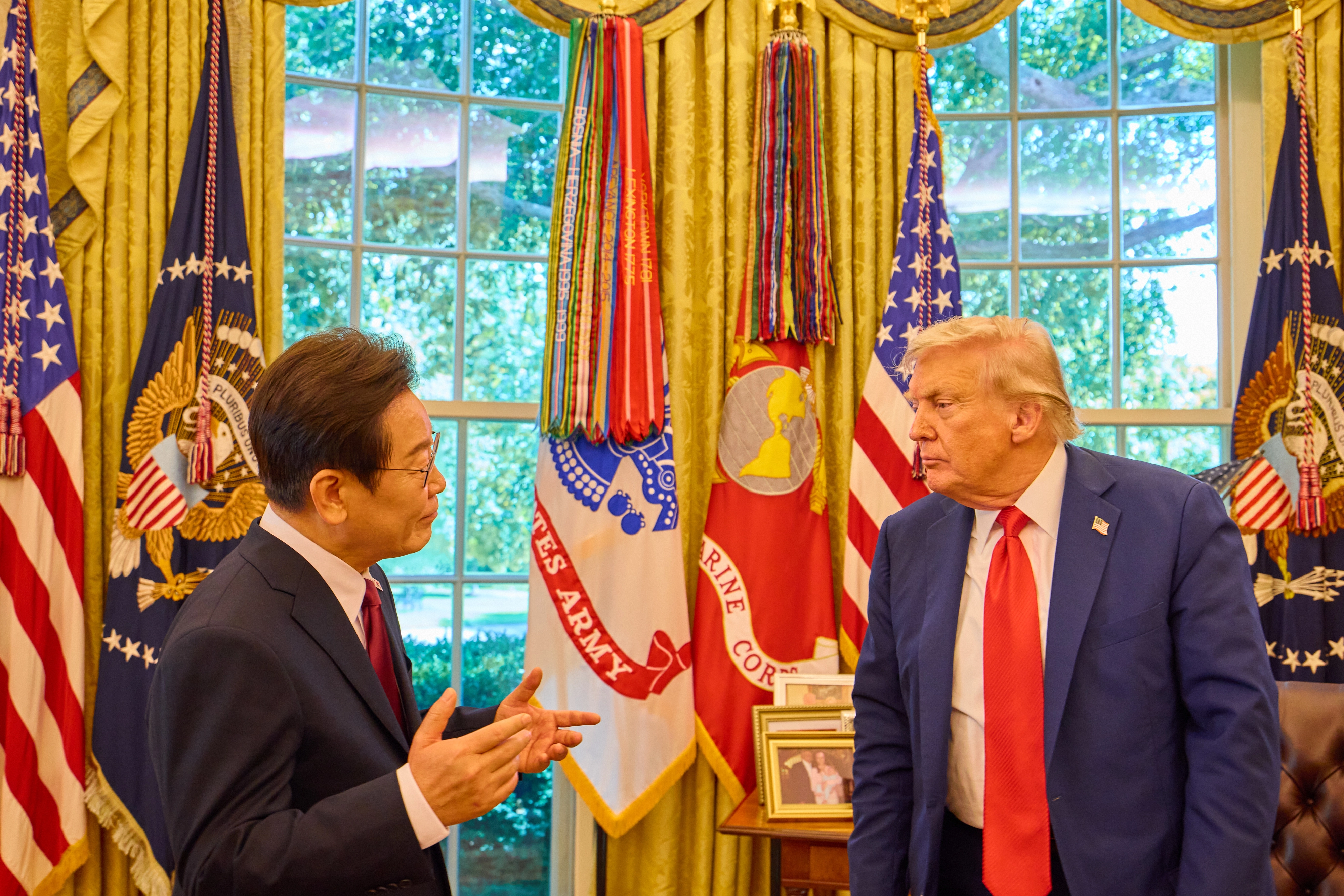 이재명 대통령, 트럼프 대통령 집무실에서 대화