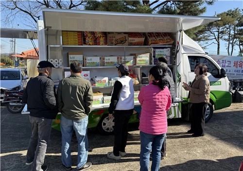 당진 이동식 편의점 '당찬가게' [당진시 제공.