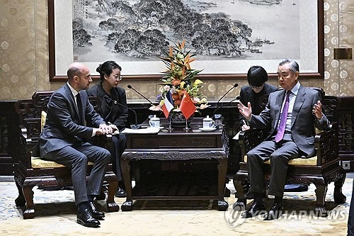 중국서 왕이 외교부장 만난 프랑스 장노엘 바로 외무 장관