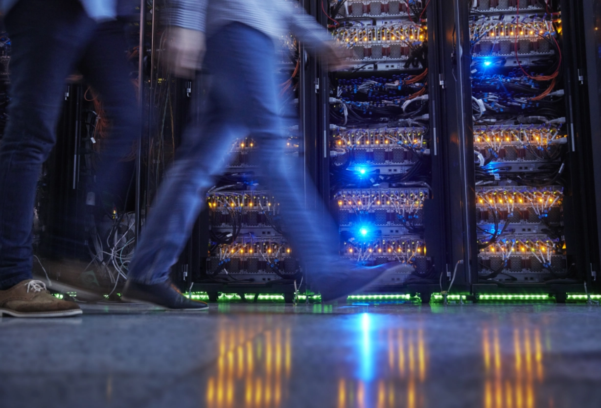 미국의 주요 빅테크 기업이 막대한 인공지능(AI) 투자를 거듭하면서 자금 조달 리스크를 최소화하고자 머리를 쥐어짜고 있다.